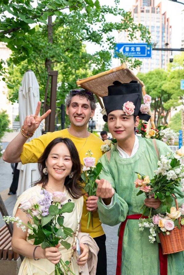 世界杯(中国) 夜游申城正那时！三大特点市集最先点亮“精彩夜上海”